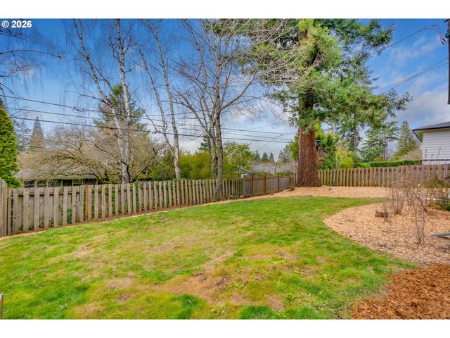 6815 Sw 14TH Ave, Portland, OR 97219