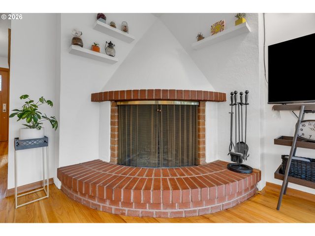 6815 Sw 14TH Ave, Portland, OR 97219