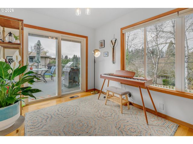 6815 Sw 14TH Ave, Portland, OR 97219