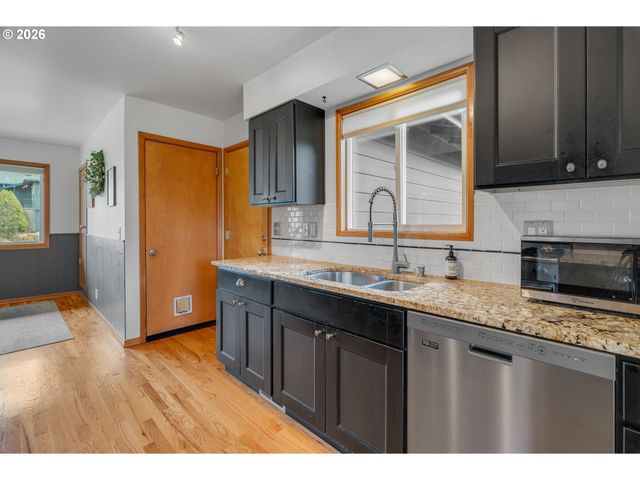 6815 Sw 14TH Ave, Portland, OR 97219