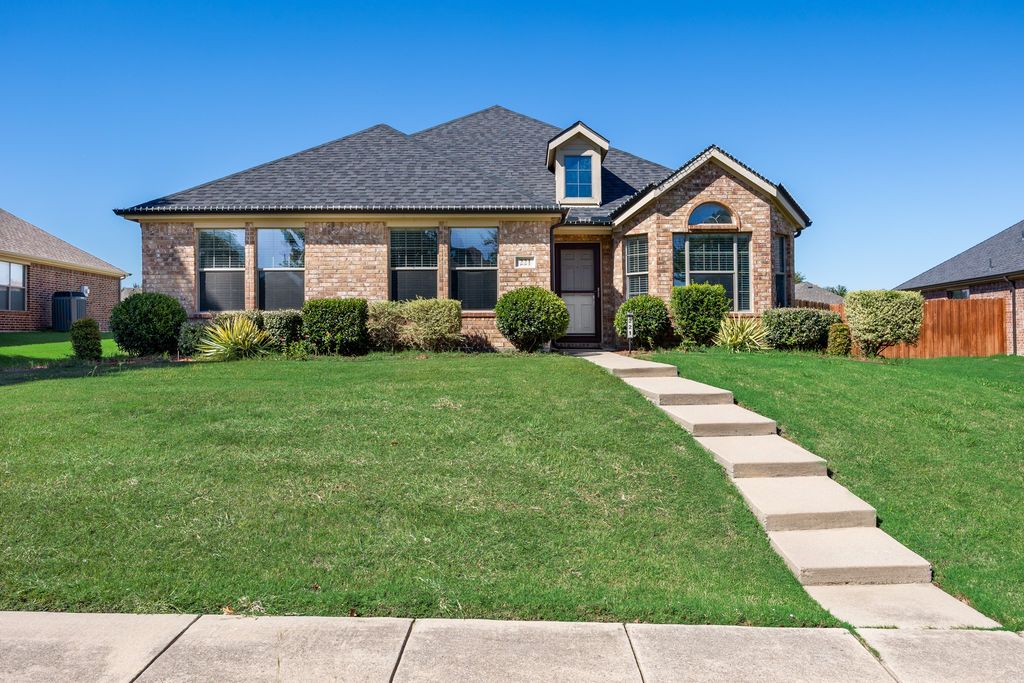 221 Cliffbrook Drive, Wylie, TX 75098
