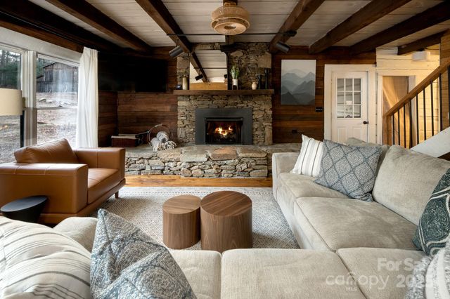 39 Finch Lane, Zirconia, NC 28790
