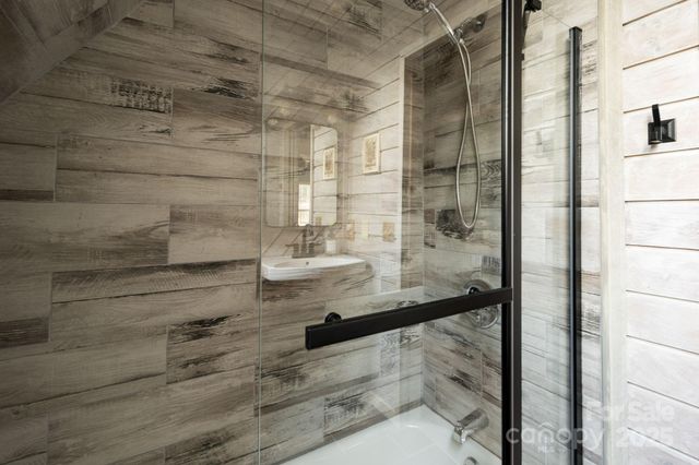 39 Finch Lane, Zirconia, NC 28790