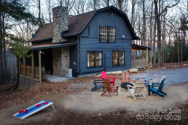 39 Finch Lane, Zirconia, NC 28790