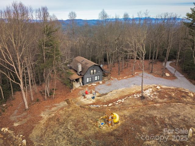 39 Finch Lane, Zirconia, NC 28790