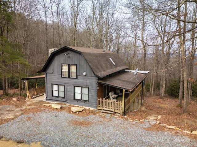 39 Finch Lane, Zirconia, NC 28790