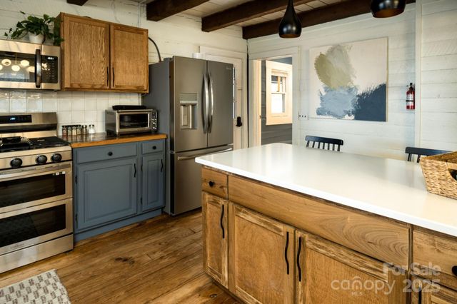 39 Finch Lane, Zirconia, NC 28790