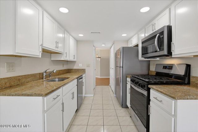 133 Sunnymede Street, Englishtown, NJ 07726