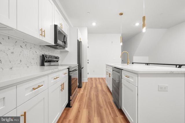 2325 GERMANTOWN AVE, Philadelphia, PA 19133