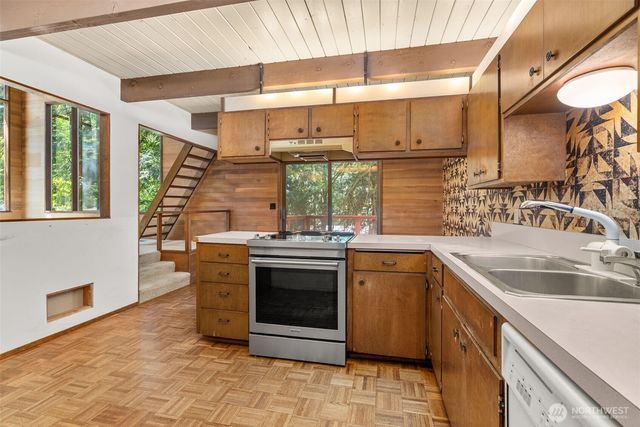 2604 Aztec Drive NW, Olympia, WA 98502
