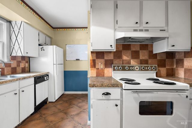 2305 S Gekeler Ln, Boise, ID 83706