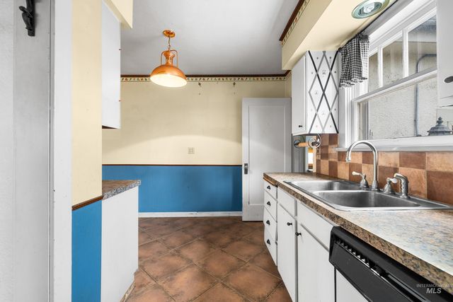 2305 S Gekeler Ln, Boise, ID 83706