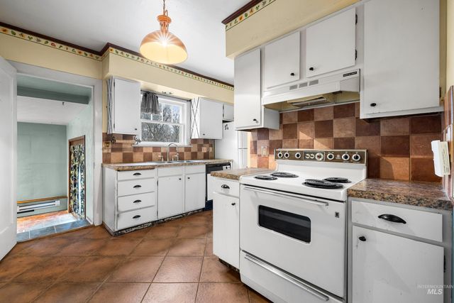 2305 S Gekeler Ln, Boise, ID 83706