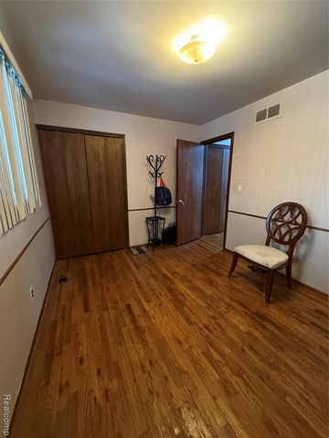 3650 Veronica Dr Drive, Sterling Heights, MI 48310