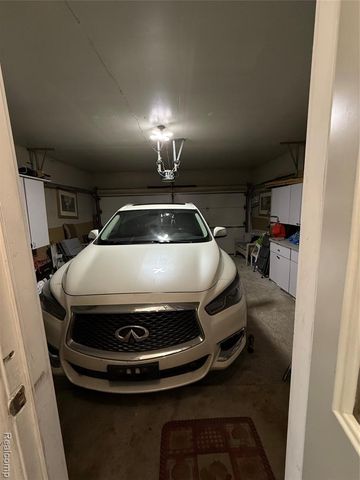 3650 Veronica Dr Drive, Sterling Heights, MI 48310