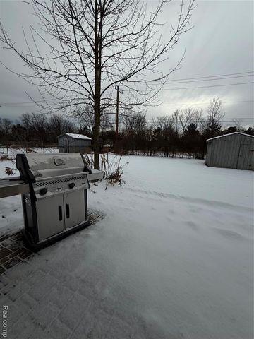 3650 Veronica Dr Drive, Sterling Heights, MI 48310