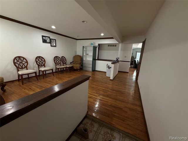 3650 Veronica Dr Drive, Sterling Heights, MI 48310