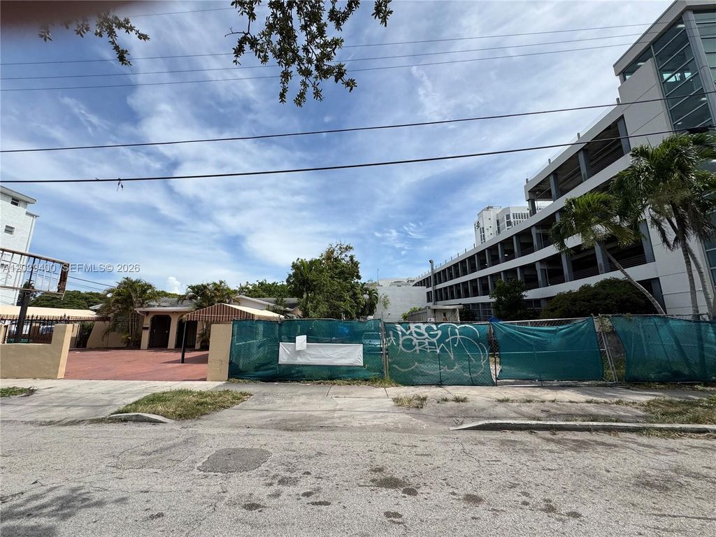 2534 SW 6th Street, Miami, FL 33135