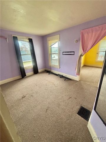 4 Warren Avenue, Auburn, NY 13021