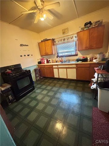 4 Warren Avenue, Auburn, NY 13021