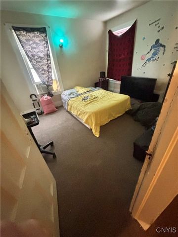 4 Warren Avenue, Auburn, NY 13021