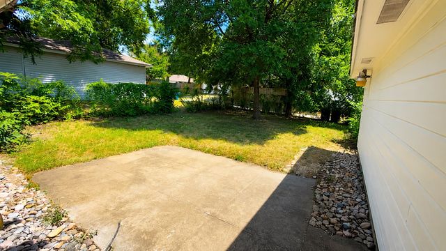 946 Highland Oaks Drive, Dallas, TX 75232