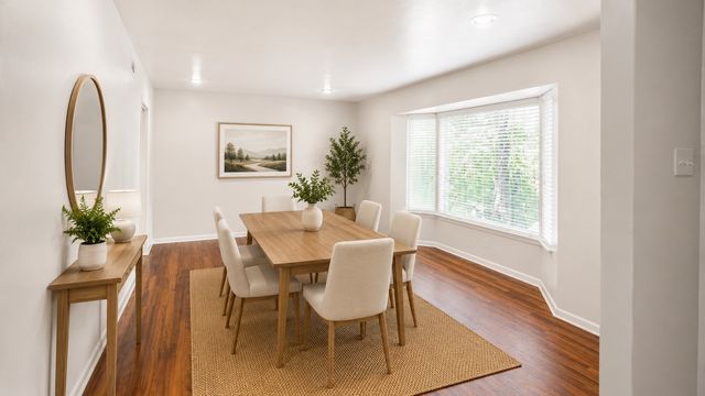 946 Highland Oaks Drive, Dallas, TX 75232