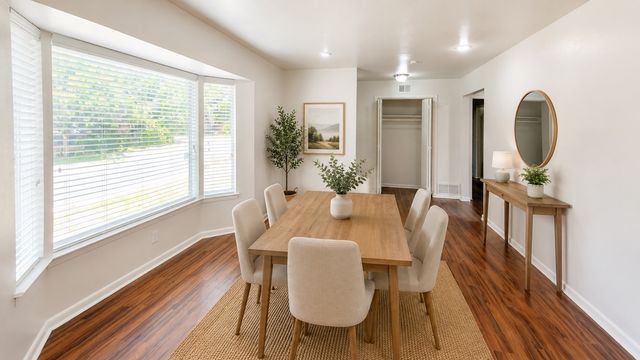 946 Highland Oaks Drive, Dallas, TX 75232