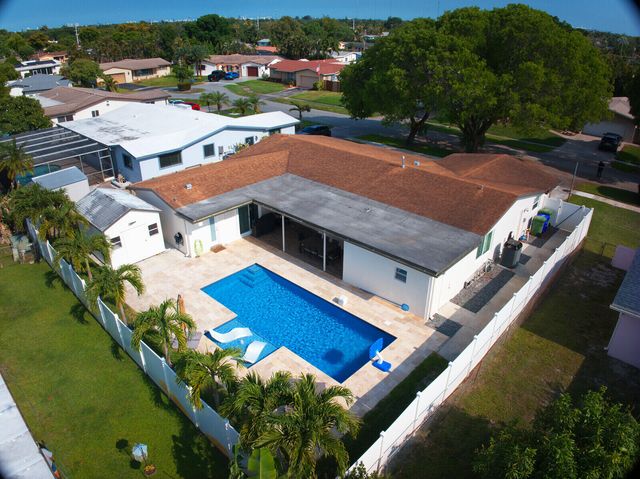 8651 NW 18th Street, Pembroke Pines, FL 33024