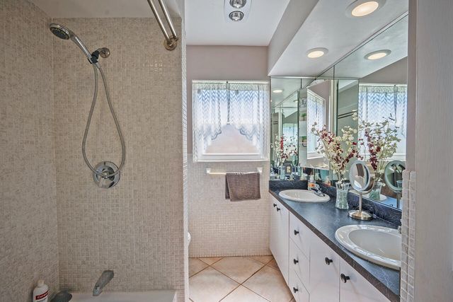 8651 NW 18th Street, Pembroke Pines, FL 33024