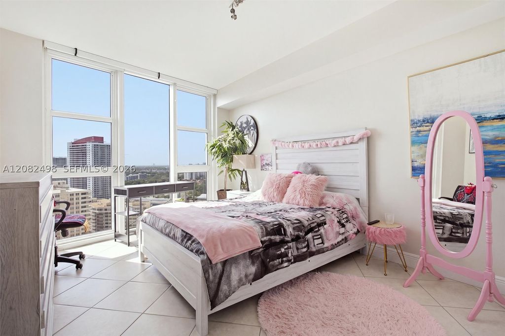 Image 21 of property listing at 1850 S Ocean Dr 2305, Hallandale Beach, FL 33009