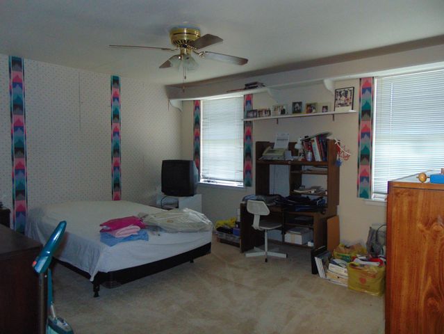 1600 BEECHWOOD PL, Clementon, NJ 08021