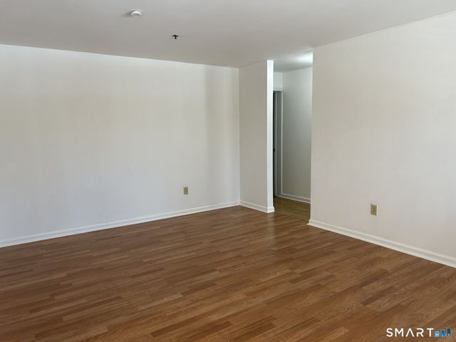 27 Rollingwood Drive 27, Brookfield, CT 06804