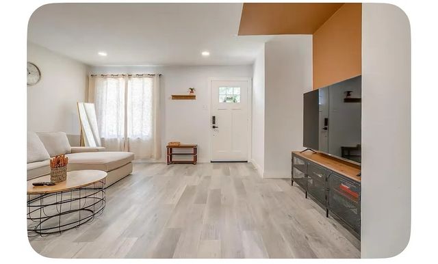 13941 Bee Street, Farmers Branch, TX 75234