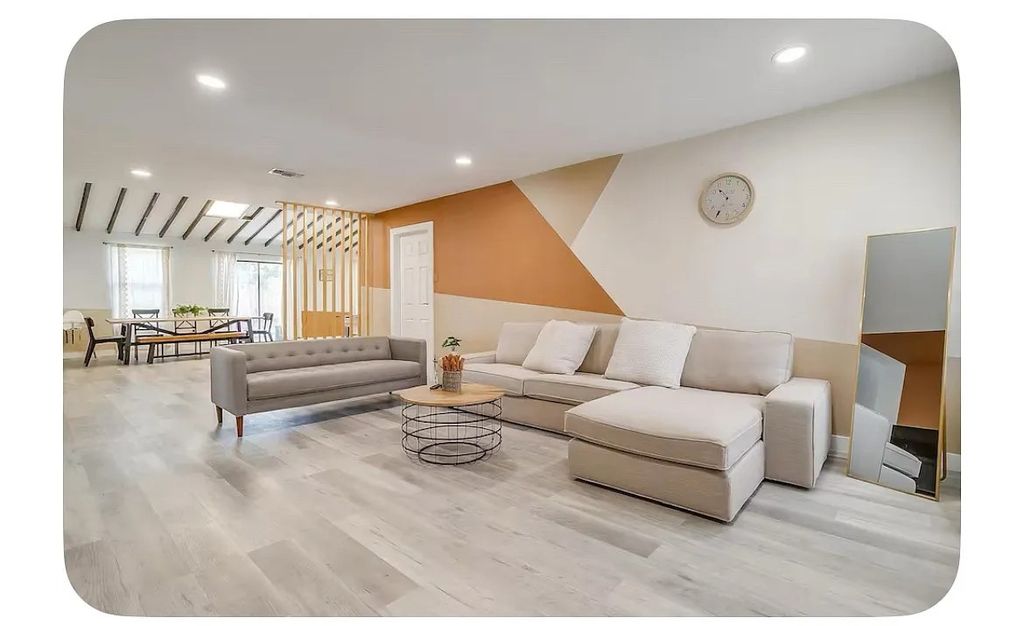 13941 Bee Street, Farmers Branch, TX 75234