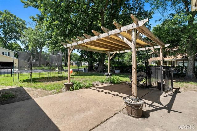 607 N 10th Street, Mascoutah, IL 62258