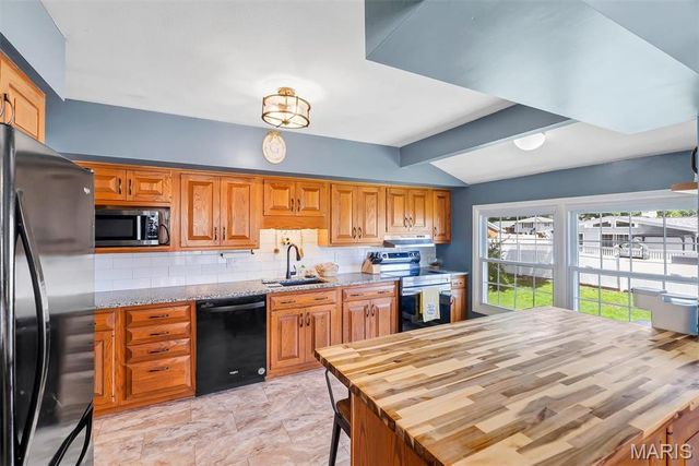 607 N 10th Street, Mascoutah, IL 62258