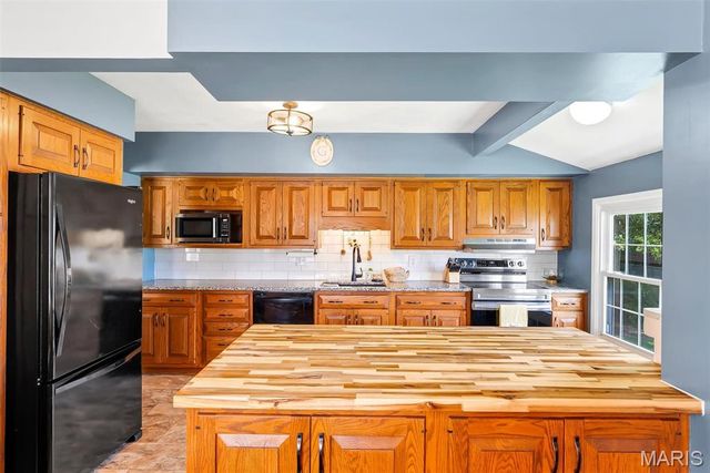 607 N 10th Street, Mascoutah, IL 62258