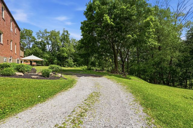 215 Twin Oaks DRIVE, Pine Twp, PA 15090