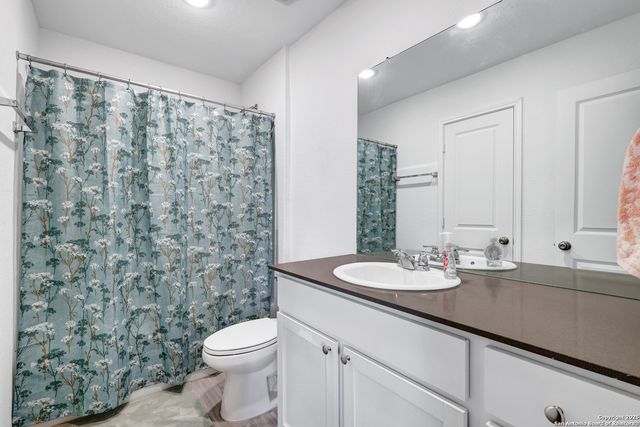 9015 LUNAR CV, San Antonio, TX 78252