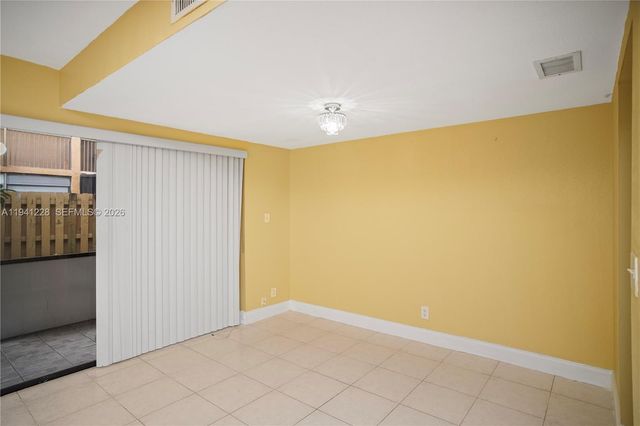 8011 NW 27th Pl, Sunrise, FL 33322