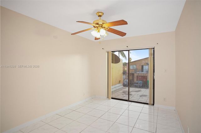 8011 NW 27th Pl, Sunrise, FL 33322