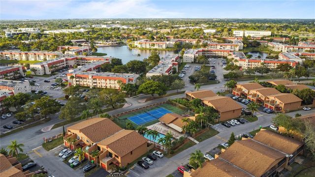 8011 NW 27th Pl, Sunrise, FL 33322