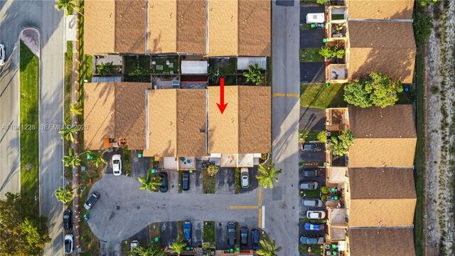 8011 NW 27th Pl, Sunrise, FL 33322