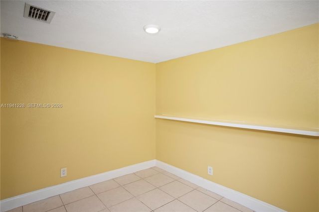 8011 NW 27th Pl, Sunrise, FL 33322