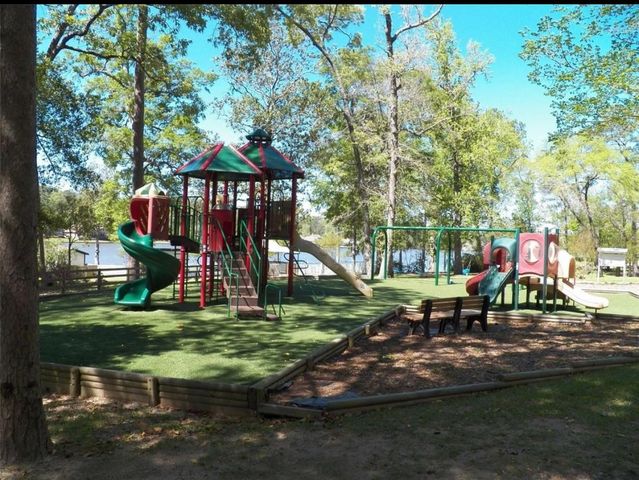 728 Overbrook Drive, Huntsville, TX 77340