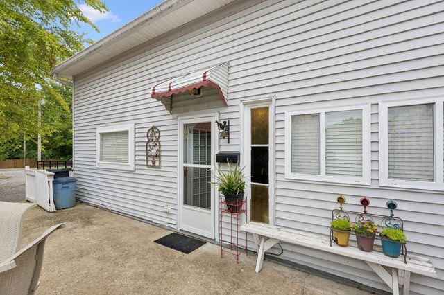 101 Webb Rd, E, Bell Buckle, TN 37020