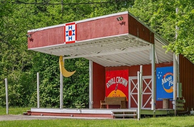 101 Webb Rd, E, Bell Buckle, TN 37020