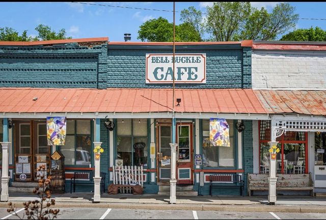 101 Webb Rd, E, Bell Buckle, TN 37020