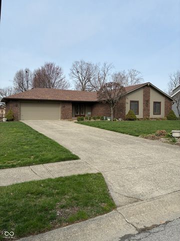 600 S Oakwood Drive, Greenwood, IN 46142